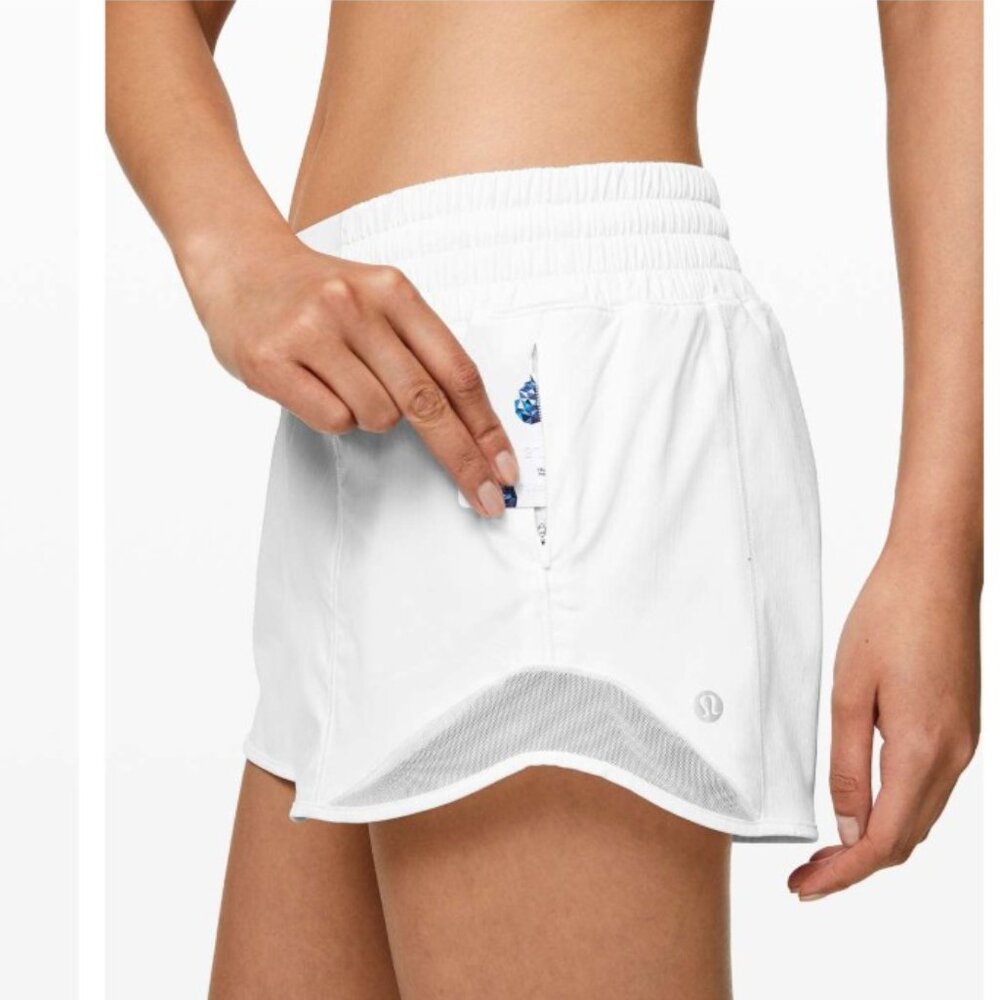 Lululemon NWT SIZE 12 Hotty Hot High-Rise Lined Short 2.5" white